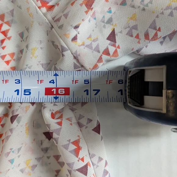 Maurices Women's Blouse Size Small White with Colorful Triangle Pattern - Picture 11 of 14